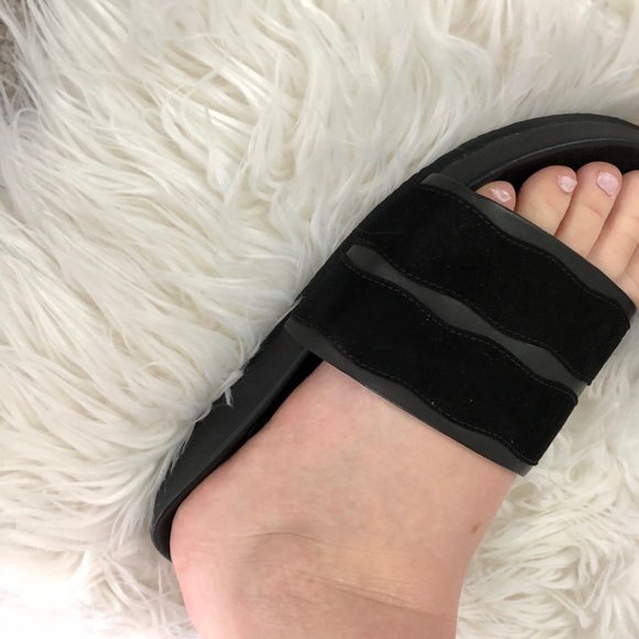 DVF slides - Picture 4 of 4